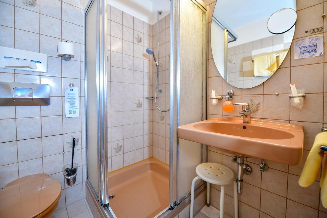 Hotel Zur Post Balve Exteriör bild