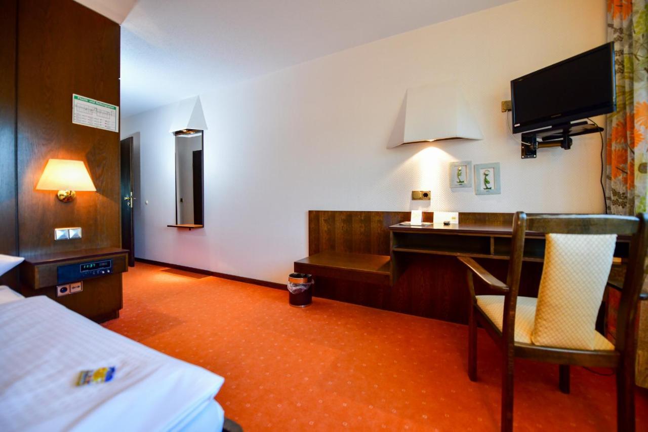 Hotel Zur Post Balve Exteriör bild