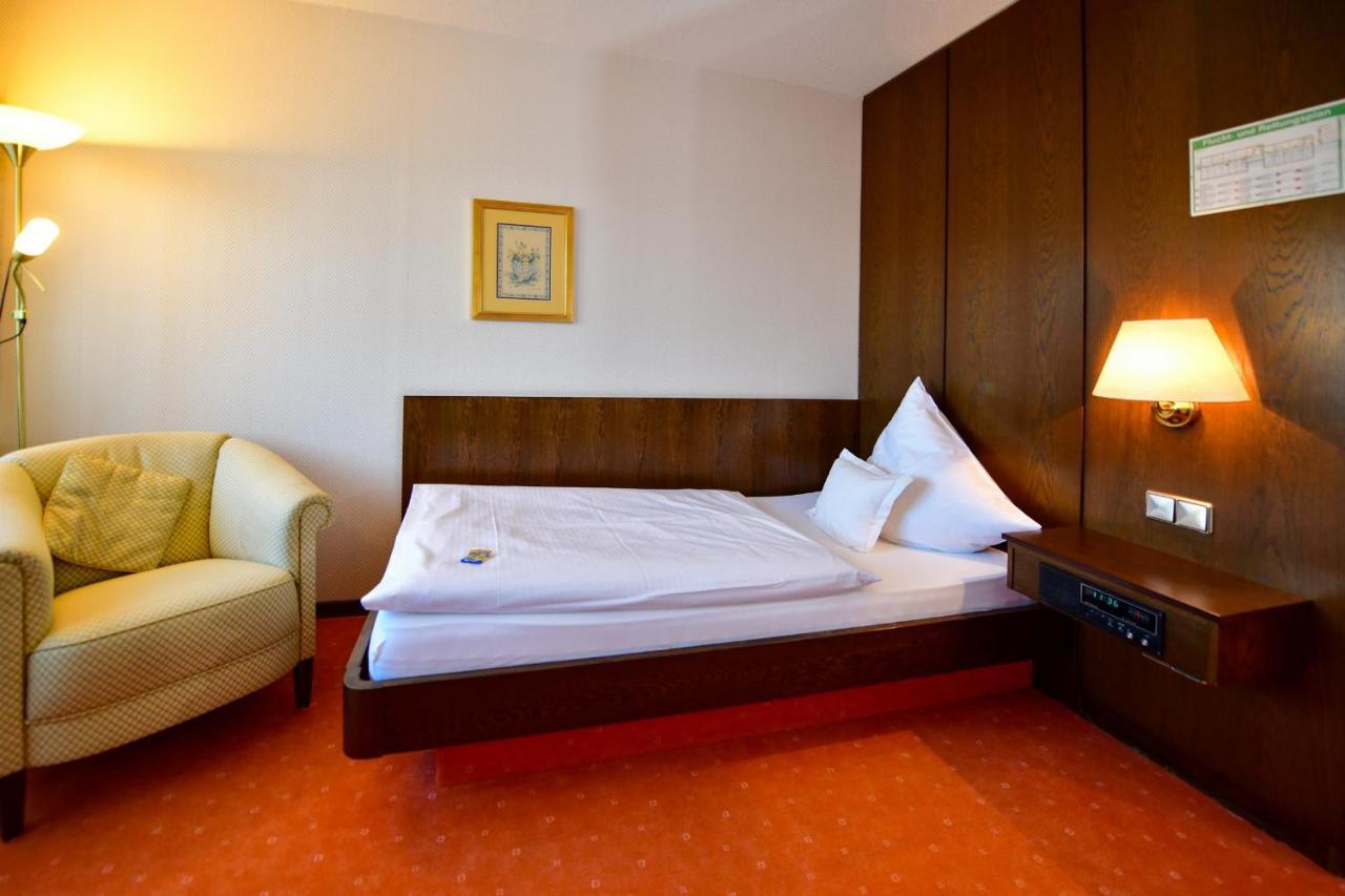 Hotel Zur Post Balve Exteriör bild